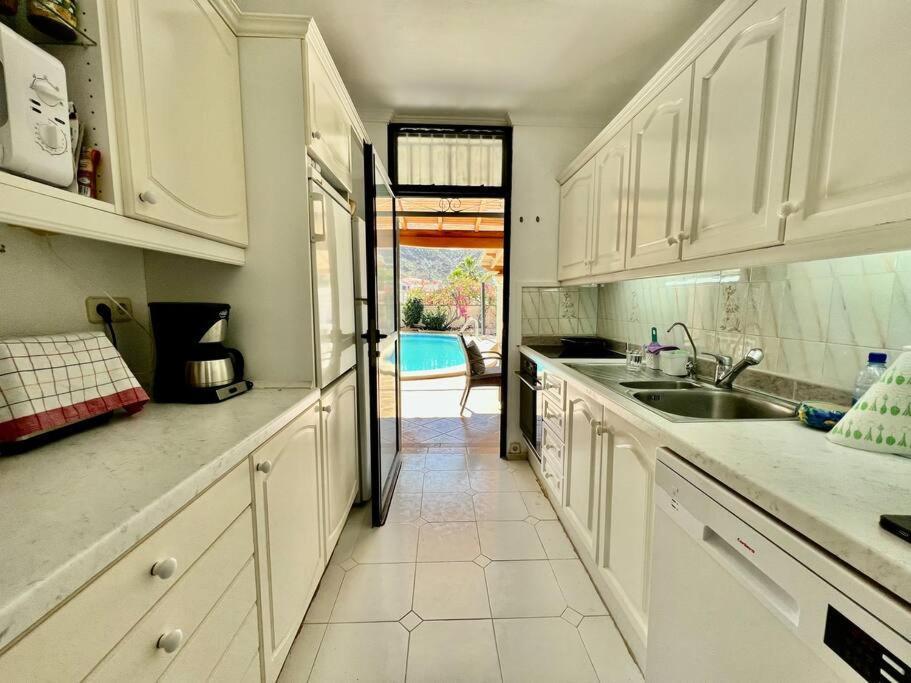 Fantastic Modern With Heated Pool, Tauro, Gran Canaria Villa